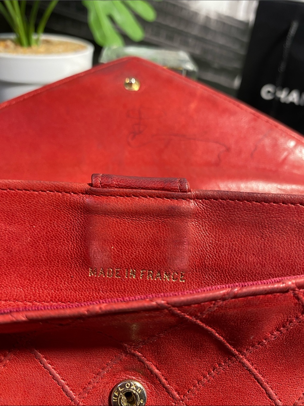 Authentic CHANEL Red Quilted CC Leather Envelope Flap Wallet - Picture 10 of 17